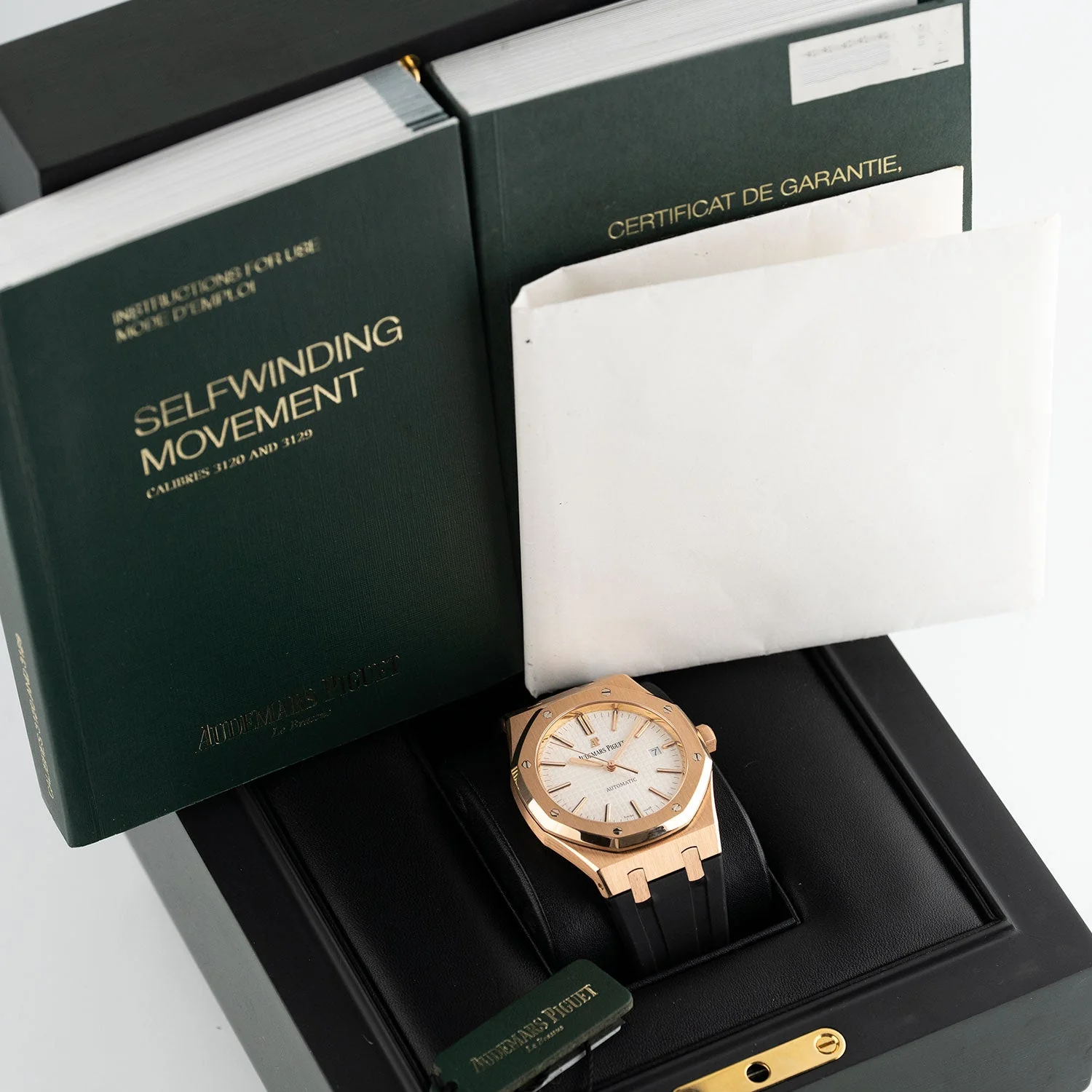 Royal Oak White Dial 2015 - 15400OR.OO.D088CR.01 - Image 8