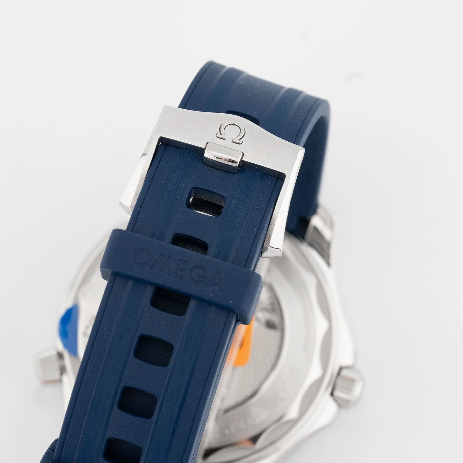 Seamaster Diver 300M Summer Blue Dial 2025 - 210.32.42.20.03.002 - Image 4