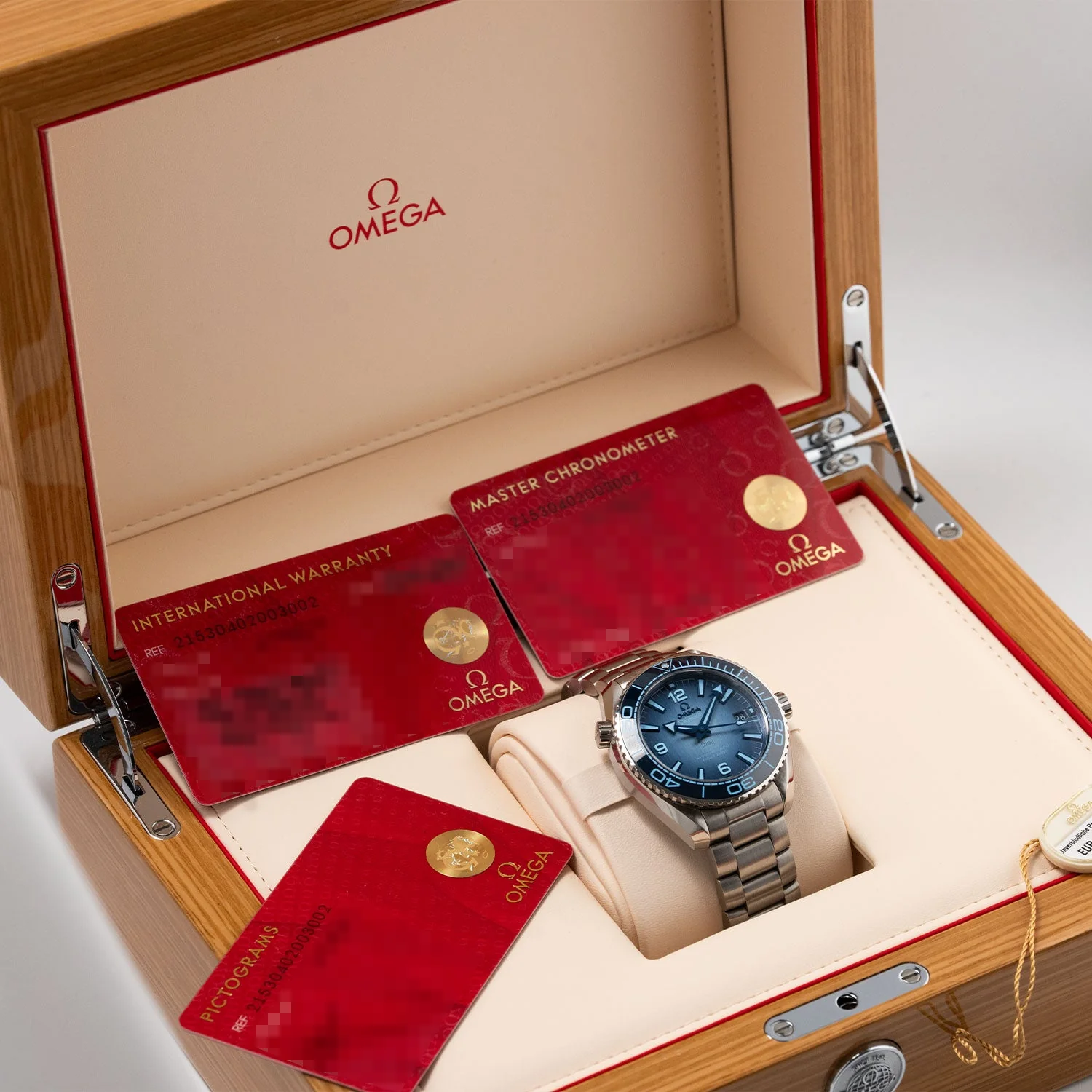 Seamaster Planet Ocean 600M Summer Blue Unworn 2025 - 215.30.40.20.03.002 - Image 5
