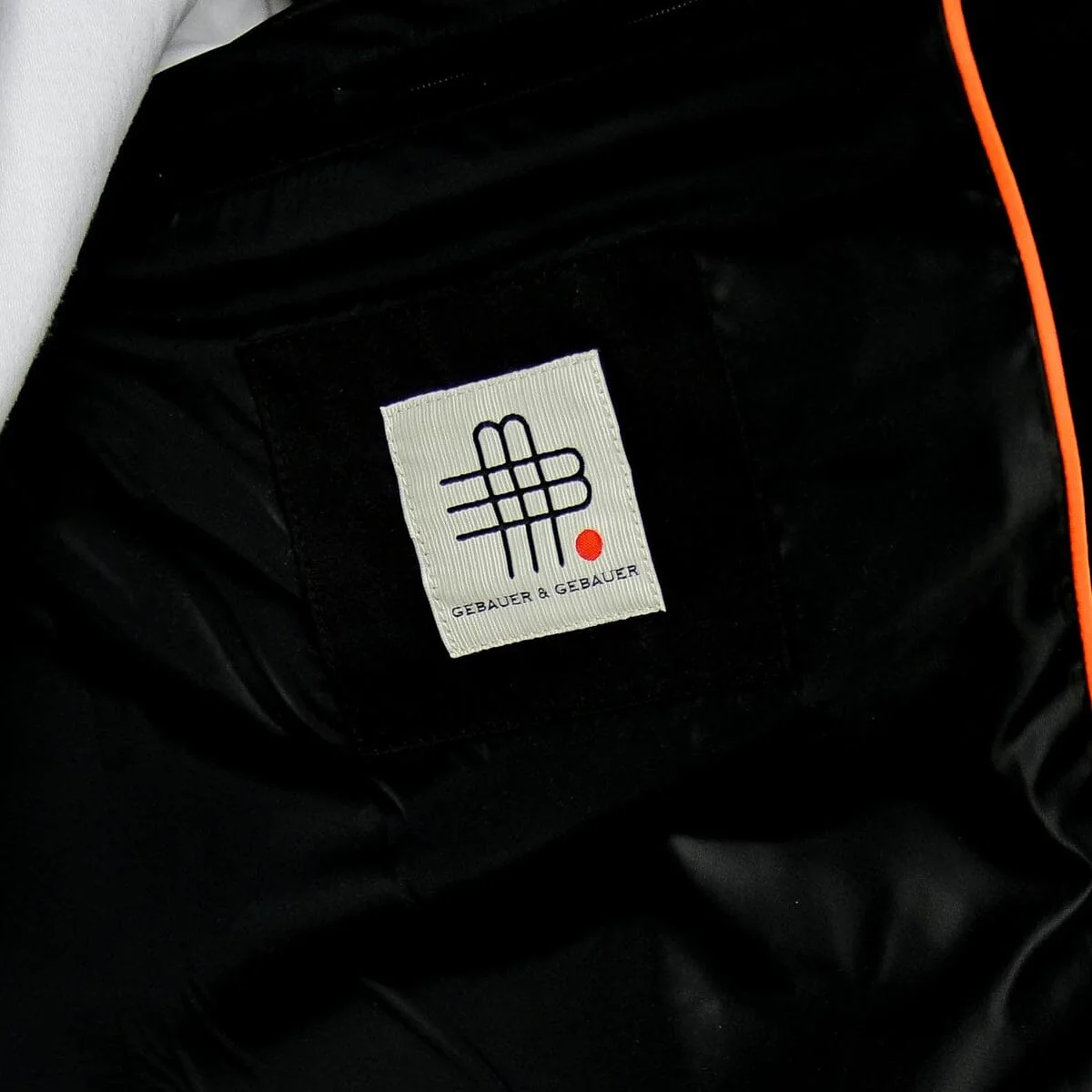 The BOND TRENCH COAT - Image 4